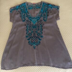 Johnny Was gray rayon with turquoise embroidery tunic blouse. Size S.